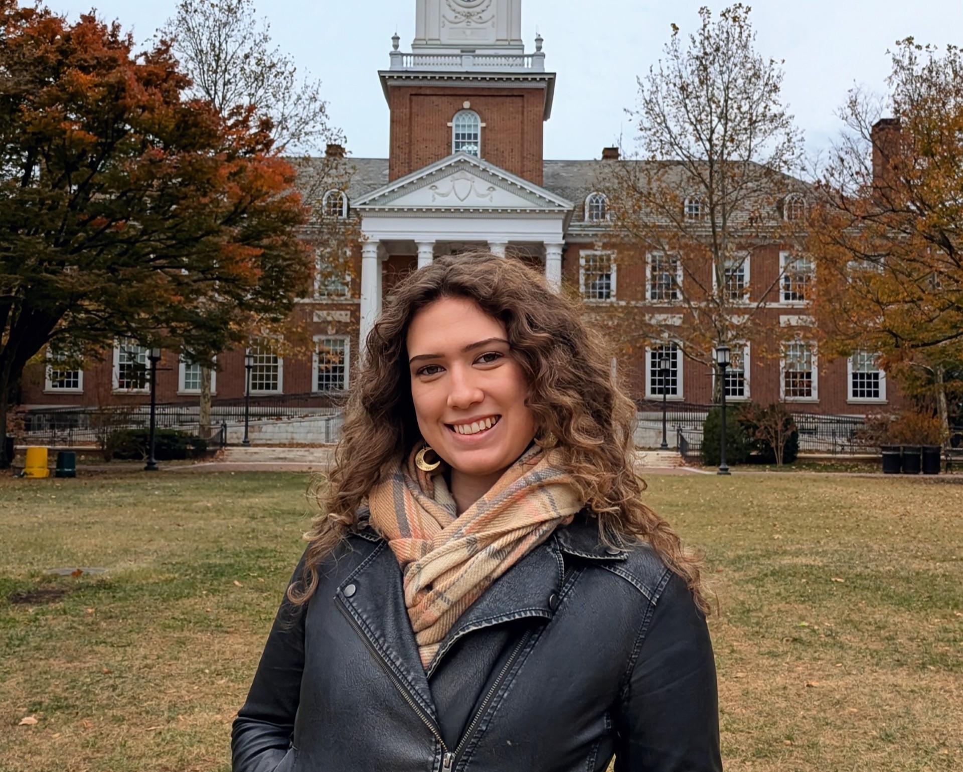 Julia Woods headshot